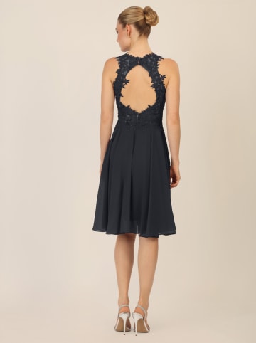Kleid in Schwarz
