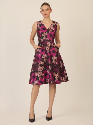 Kleid in Schwarz/ Lila