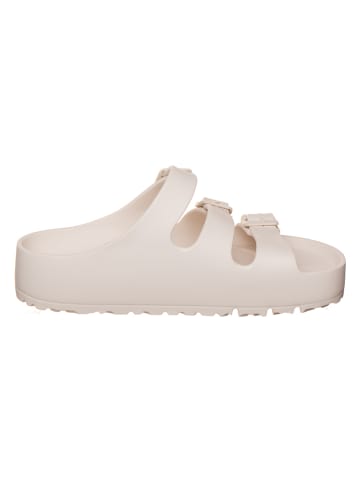 Pantoletten in Creme