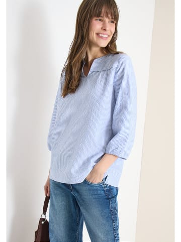 Bluse in Hellblau/ Weiß