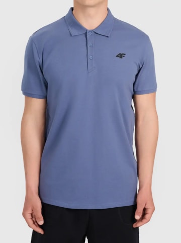 Koszulka polo w kolorze niebieskim
