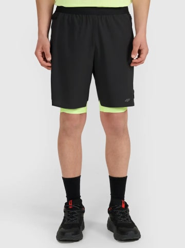 Trainingsshorts in Schwarz/ Gelb