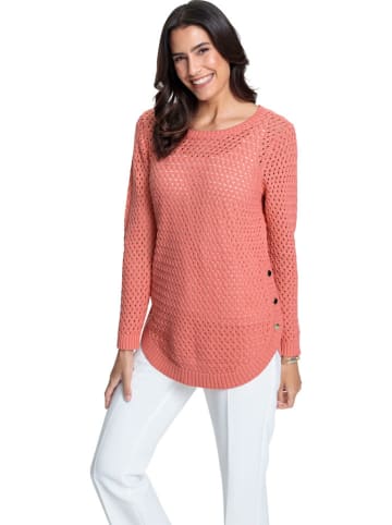 Pullover in Koralle