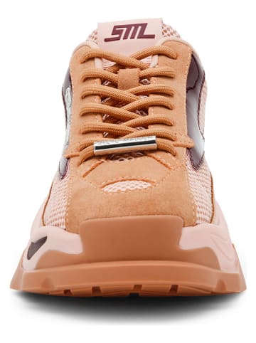 Sneakersy w kolorze beżowym
