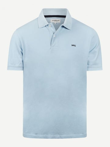 Poloshirt in Hellblau