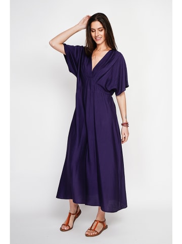 Kleid in Dunkelblau