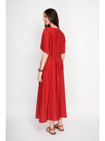 Kleid in Rot