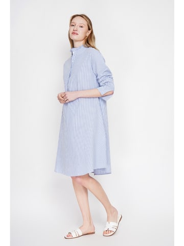 Kleid in Blau