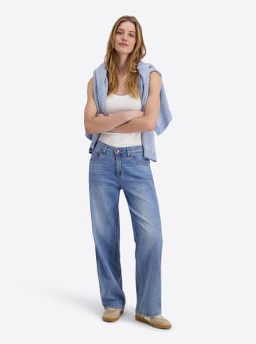 Dżinsy "Cora" - Comfort fit - w kolorze niebieskim