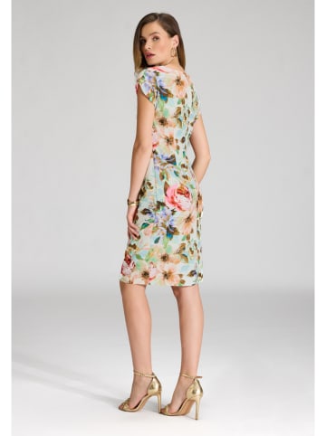 Kleid in Creme/ Bunt
