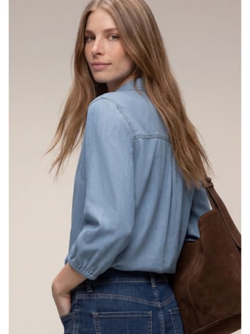 Bluse in Hellblau