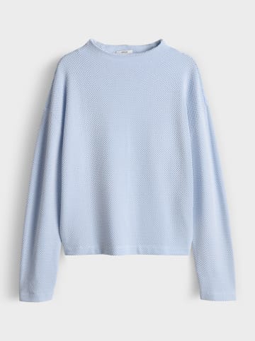 Pullover in Hellblau