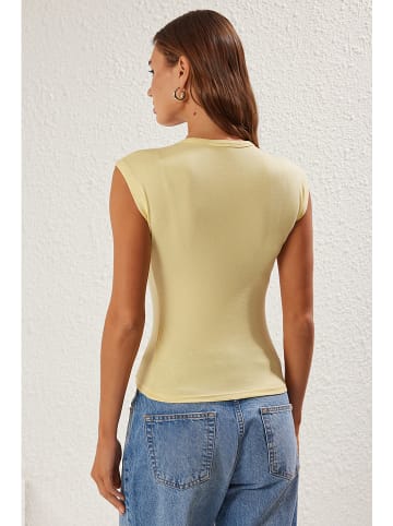Shirt geel