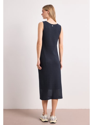 Kleid in Dunkelblau