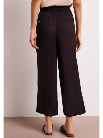 Hose in Braun