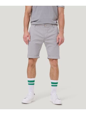 Shorts in Grau