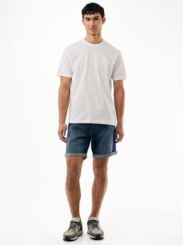 Shirt wit