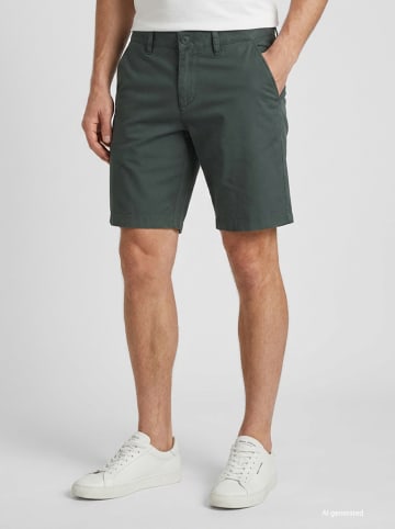 Shorts in Dunkelgrün