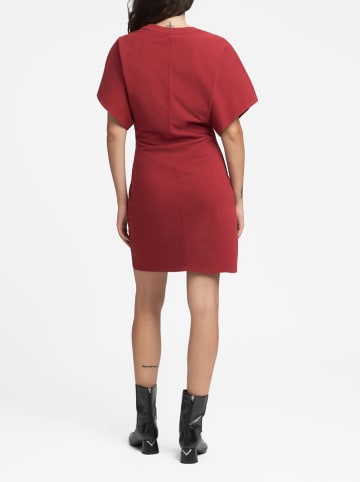 Kleid in Rot