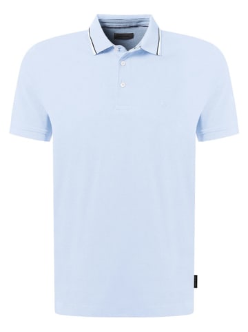 Poloshirt in Hellblau
