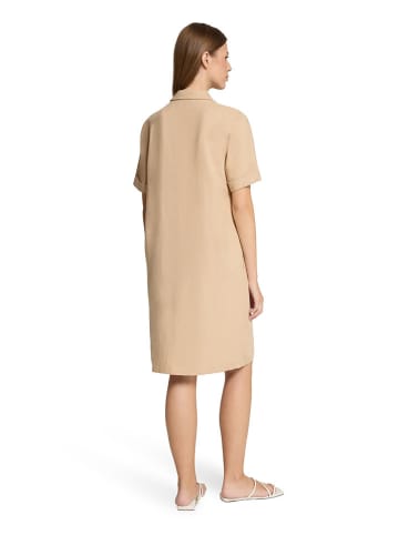 Kleid in Beige