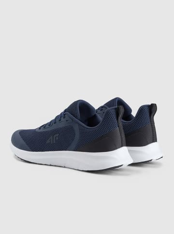 Buty sportowe w kolorze granatowym