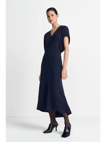 Kleid in Dunkelblau