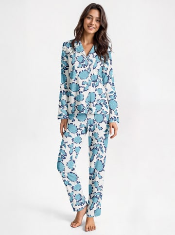 Pyjama in Weiß/ Hellblau