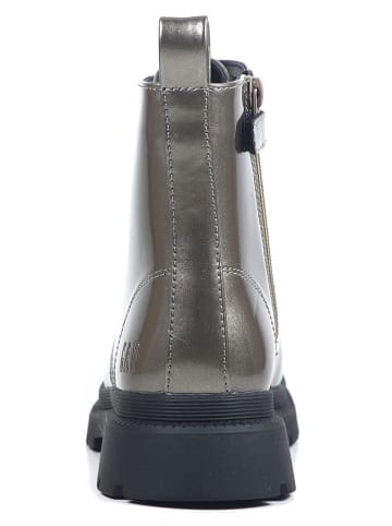 Boots in Silber