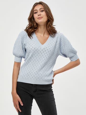 Sweter w kolorze błękitnym
