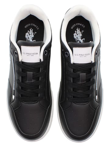 Sneakers in Schwarz