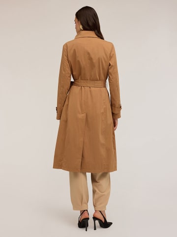 Trenchcoat in Camel