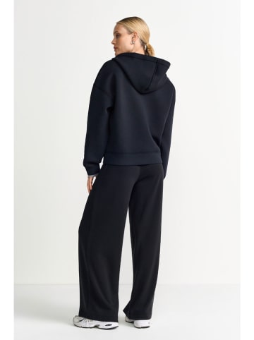 Bluza w kolorze czarnym