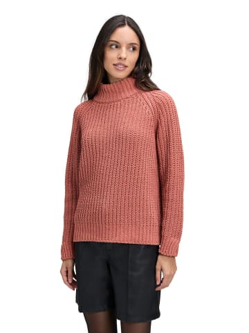 Pullover in Beere