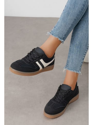Sneakers in Schwarz