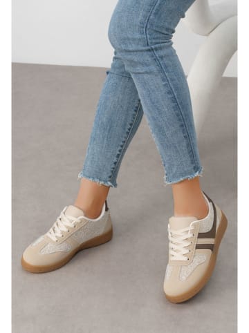 Sneakers in Beige
