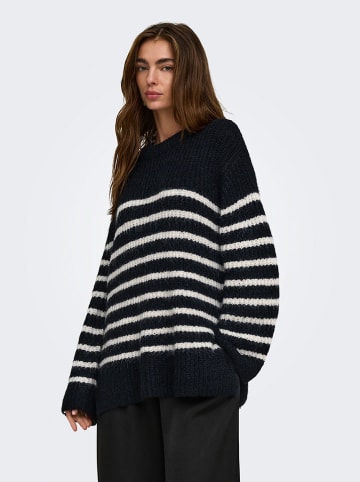 Sweter w kolorze czarnym