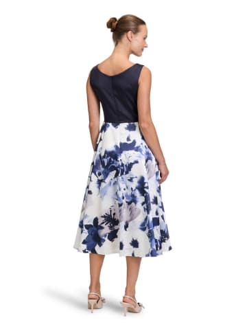 Kleid in Dunkelblau/ Creme