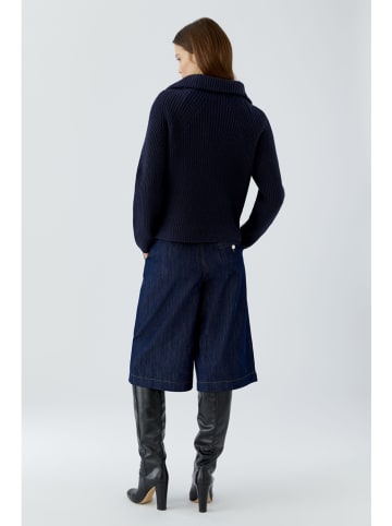 Sweter w kolorze granatowym