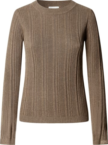 Sweter w kolorze beżowym