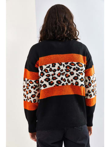 Pullover in Schwarz/ Orange