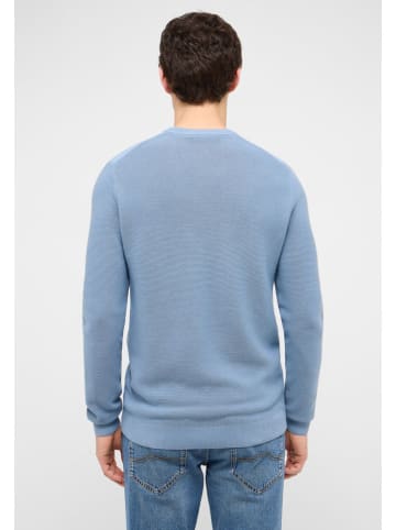 Sweter w kolorze błękitnym