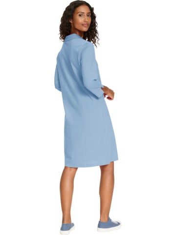 Kleid in Hellblau