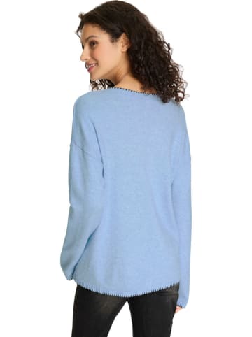 Sweter w kolorze błękitnym