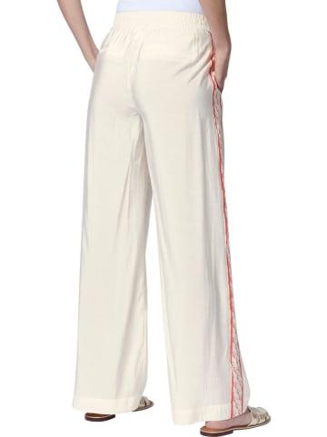 Hose in Creme