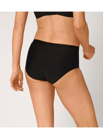 Pełne figi high waist w kolorze czarnym
