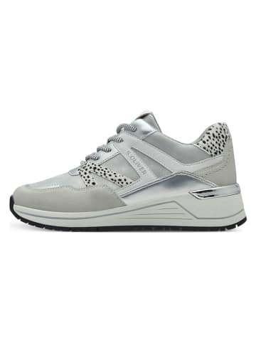 Sneakersy w kolorze srebrnym