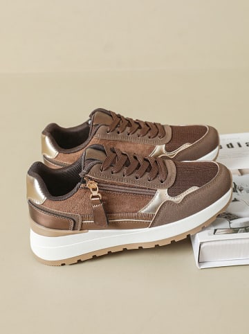 Sneakersy w kolorze brązowym
