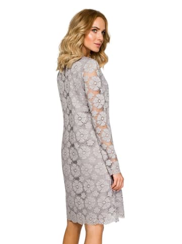 Kleid in Grau/ Bunt