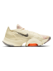 Nike Trainingsschuhe in Beige
